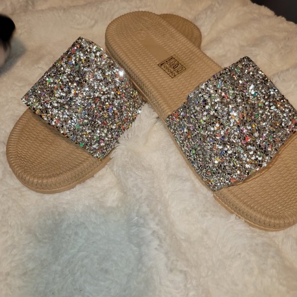 Glitter Slides - Picture 4 of 4